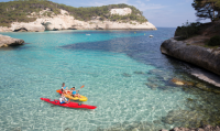 ¿Dónde encontrar una tienda de Kayak en Menorca?
