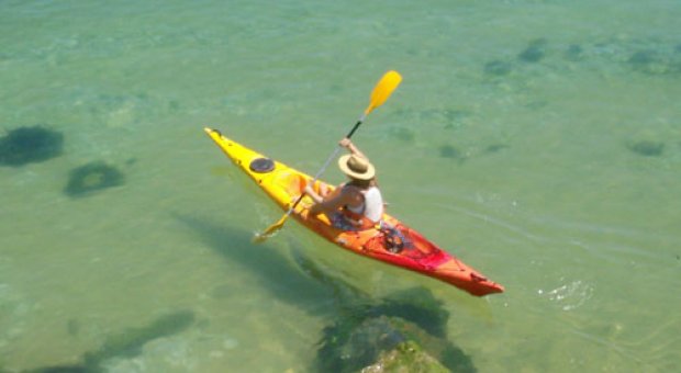 Single kayak hiring for half day