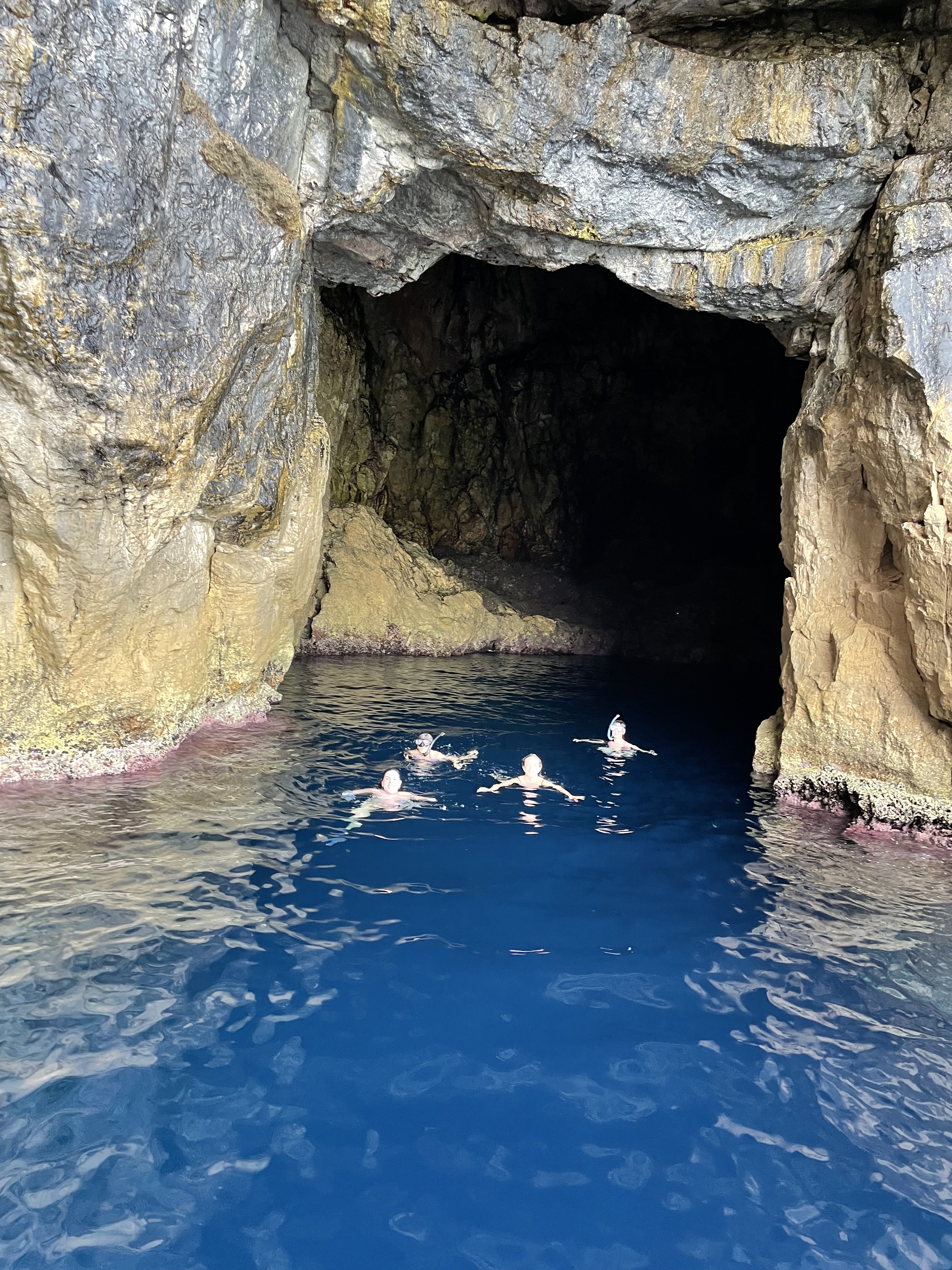 KAYAK CAVES + SNORKELING